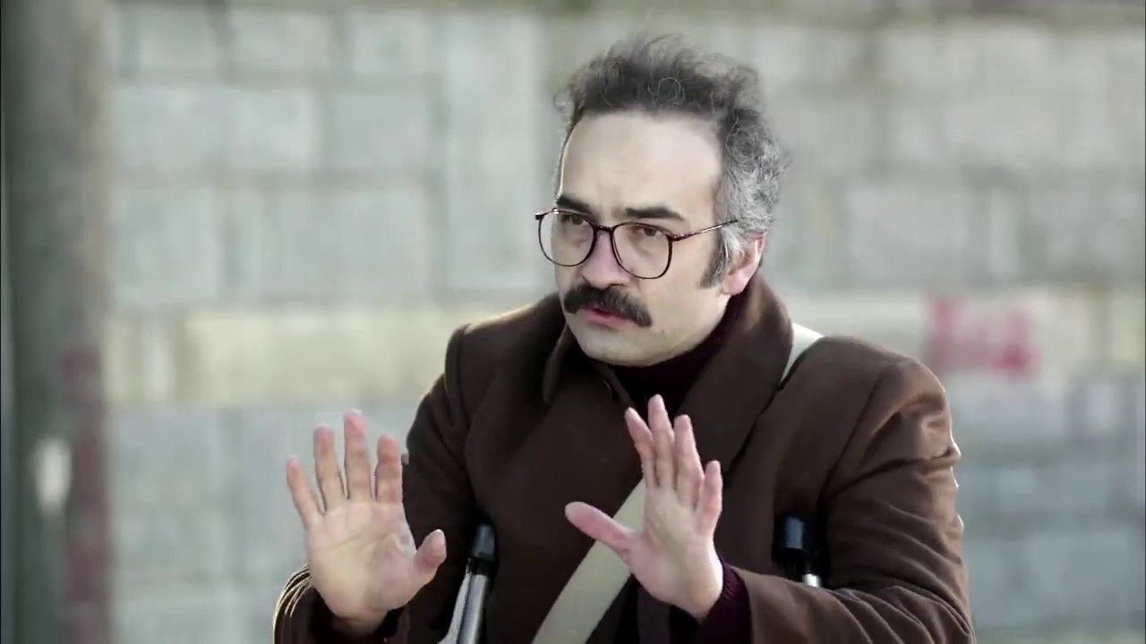 Kötü olan biri cebinde Nazım Hikmet taşır mı hiç - Beş Kardeş