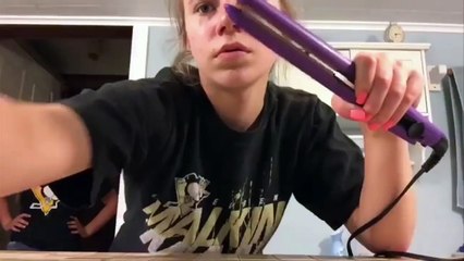 Insólito : hace palomitas con una plancha para el pelo