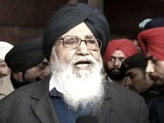 ਲੰਬੀ ਚ ਫੜੀ ਗਈ ਦੇਸੀ ਸ਼ਰਾਬ,ਦੇਖੋ ਕੀ ਕਿਹ ਗਏ ਬਾਦਲ ਸਾਹਿਬ