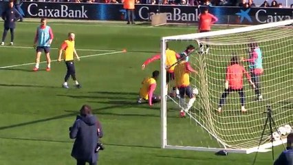 Messi até nos treinos parte tudo