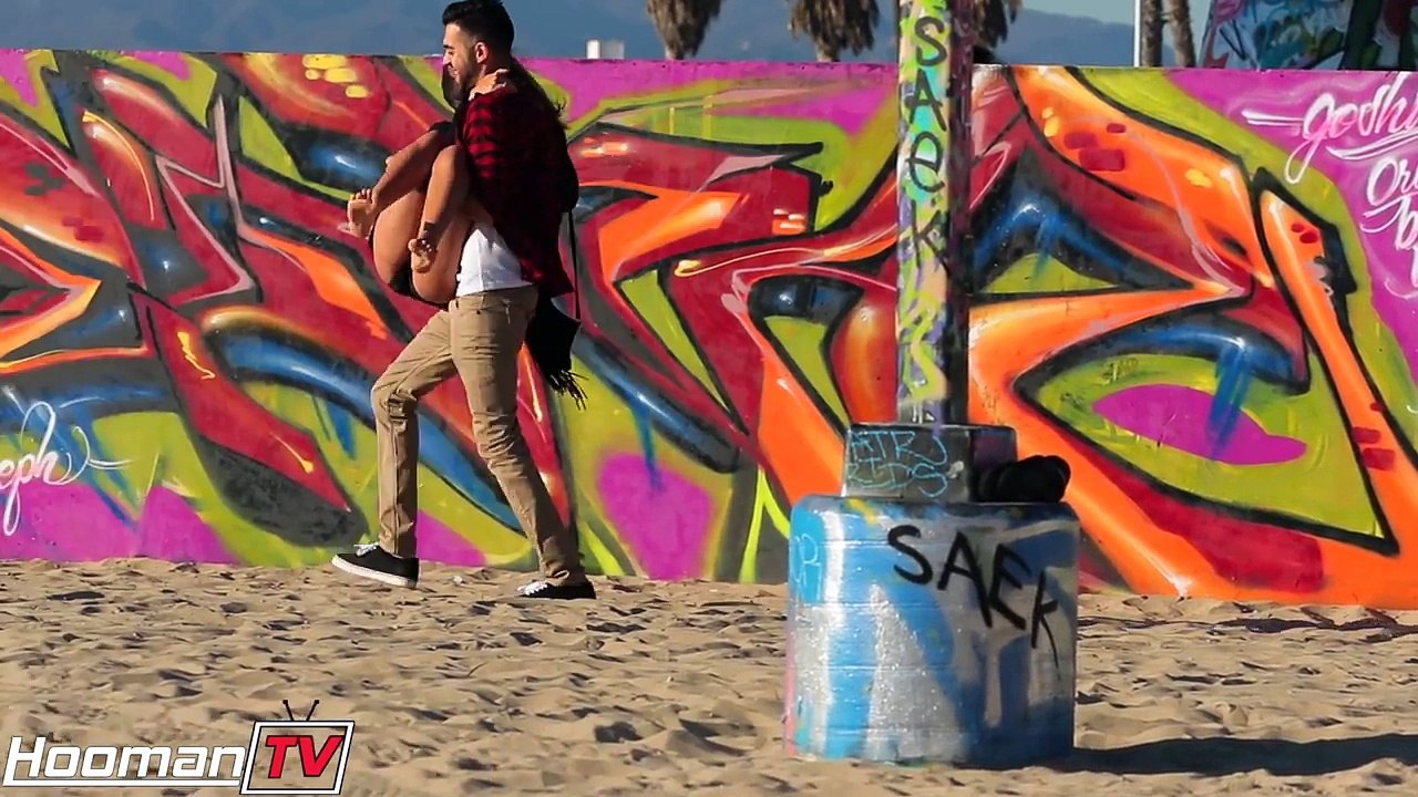 PICKING UP GIRLS IN 4 SECONDS! | HoomanTV