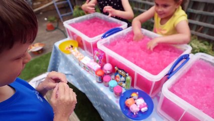 Gelli Baff Toy Challenge with Kinder Surprise Eggs and Disney Frozen Fashems Prizes