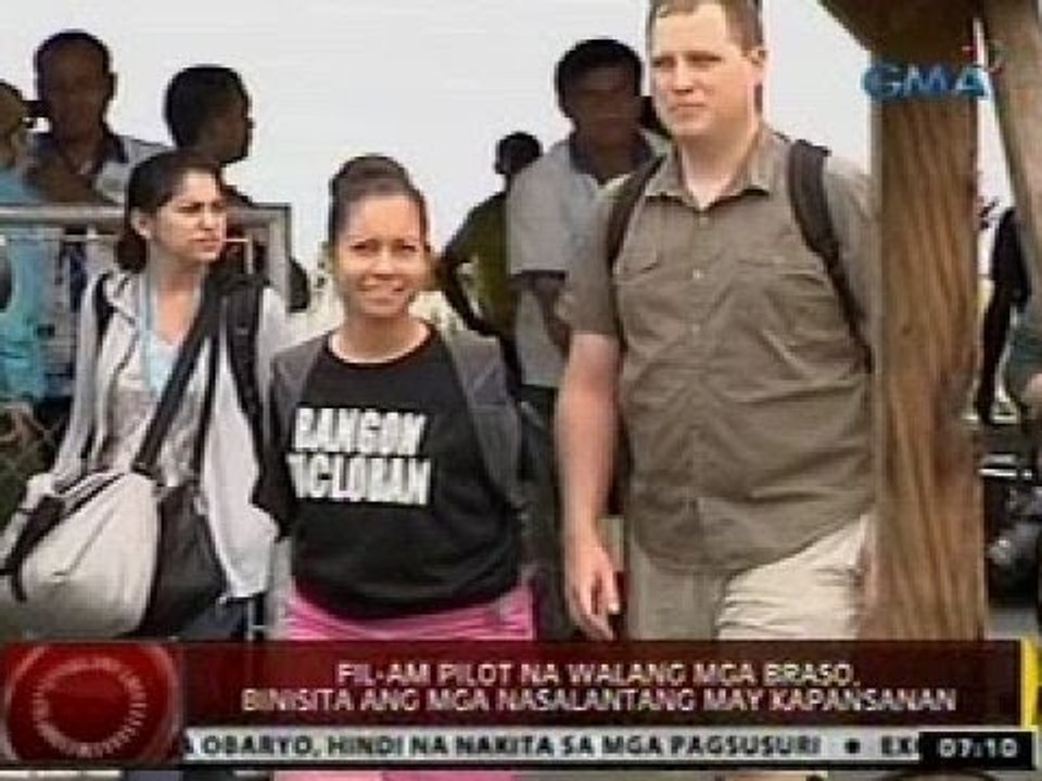 24 Oras: Fil-Am pilot na walang mga braso, binisita ang mga nasalantang may kapansanan