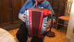 L' pèr'Gérard fête ses 90 ans derrière l'accordéon