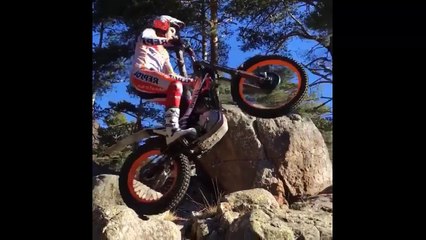 Motorcycle trials skills Toni Bou