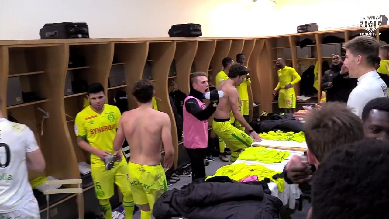 EXCLUSIVO| Loucura no balneário do Nantes após a vitória frente ao Toulouse