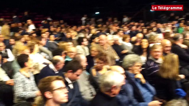 Emmanuel Macron à Quimper. « En marche ! » pour faire le plein