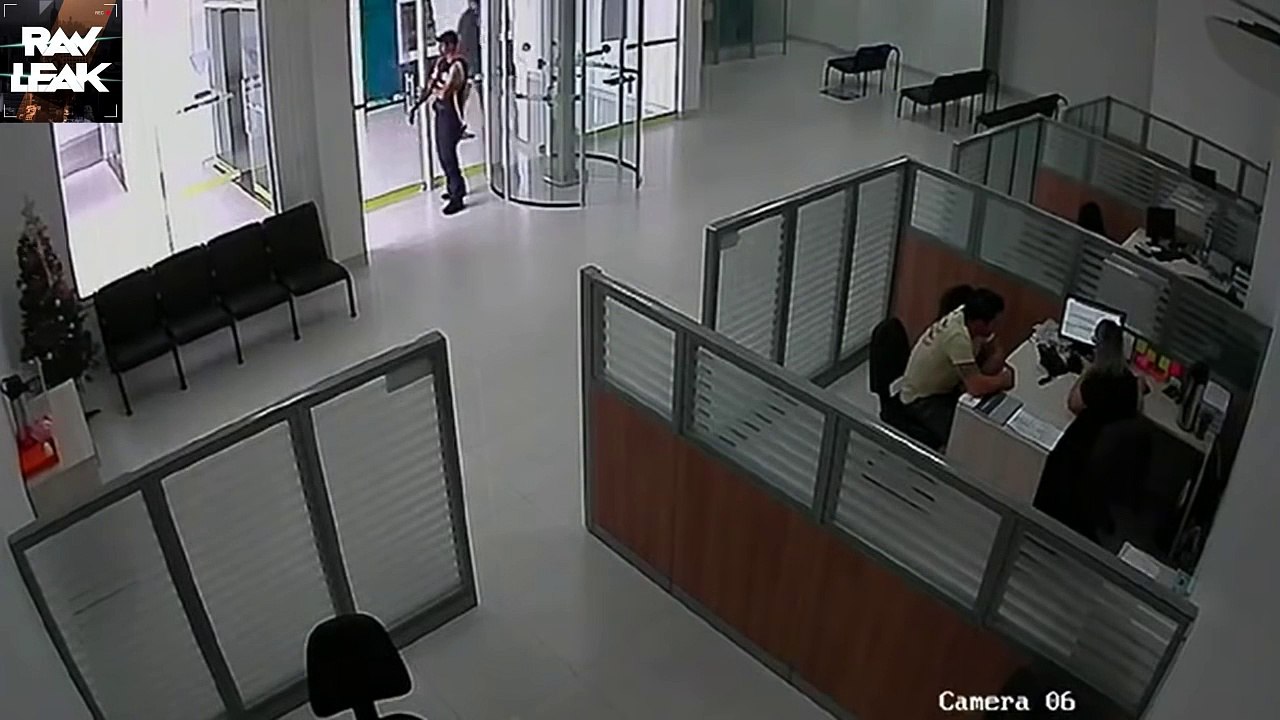 FAIL! Attempt to ROB bank with a TOY GUN!!!
