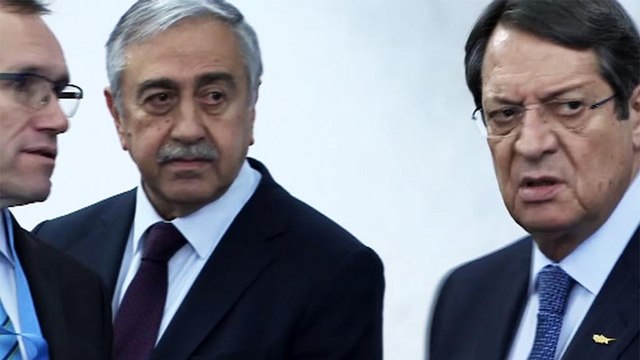 Глава МИД Греции призвал к выводу турецких войск с Кипра