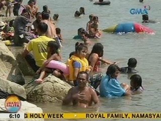 UB: Ilang residente, hindi alintana ang paliligo sa Manila Bay kahit marumi