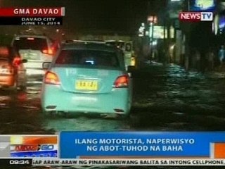 Video herunterladen: NTG: Ilang motorista, naperwisyo ng abot-tuhod na baha sa Davao City