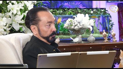 Peygamberimiz (sav) ‘Hz. Mehdi (as)’in kıyafetleri parlaktır.’ diye bildirmiştir.