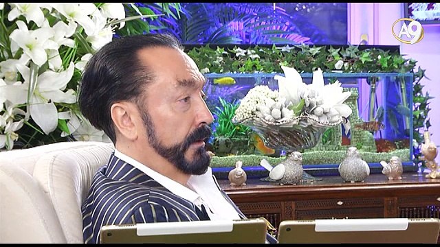 Deccal terör yapıp insan öldürürken kendisinin haşa İlah olduğunu ispatlamaya çalışır, can alırım can veririm mesajı verir.