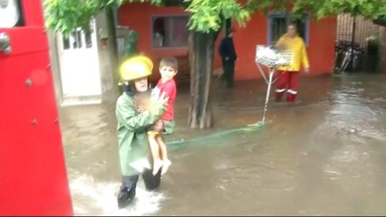 Download Video: Hundreds evacuated in Argentina after severe floods