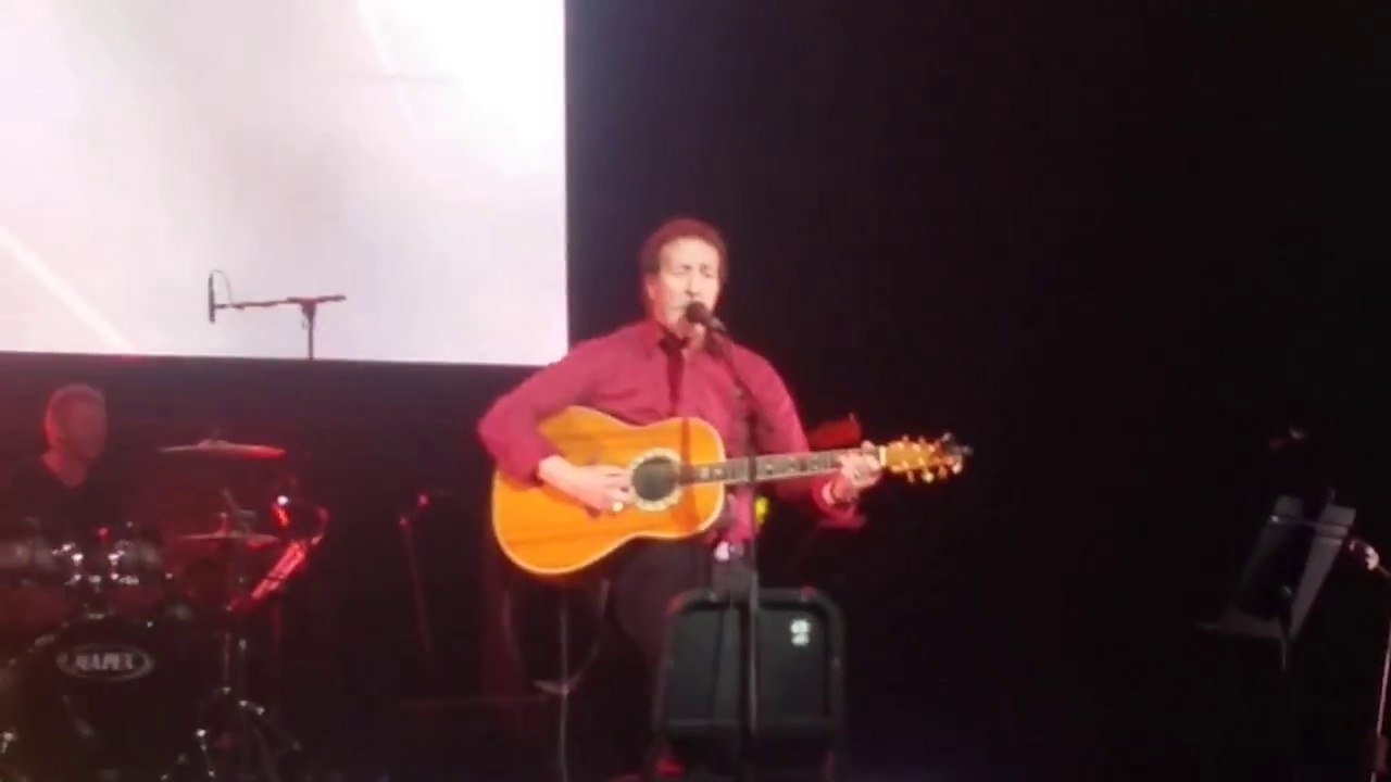 ⵣ Loinis Aït Menguellet rend hommage a  Slimane Azem  ⵣ Zenith de Paris le 15 janvier 2017ⵣ