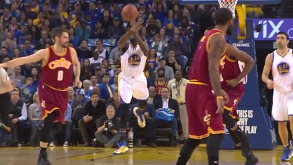 Draymond Green trouve Kevin Durant sur une passe millimétrée