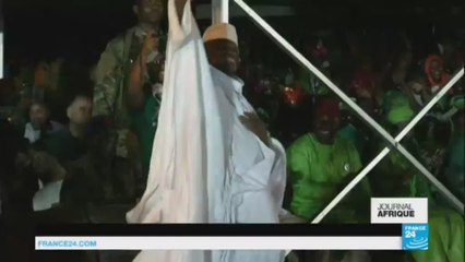 Des milliers de Gambiens fuient le pays