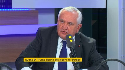 Jean-Pierre Raffarin voit Macron "porteur" de changement, "jusqu'à ce qu'il soit dévoré par le PS"