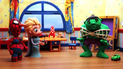 Spiderman superheroe stop motion vomit Play Doh Stop Motion