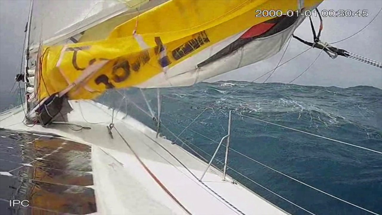 D68 : 40 knots of wind for Sebastien Destremau / Vendée Globe
