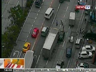 BT: Truck at SUV na nagkabanggaan sa bahagi ng Katipunan Ave., hindi pa rin inaalis