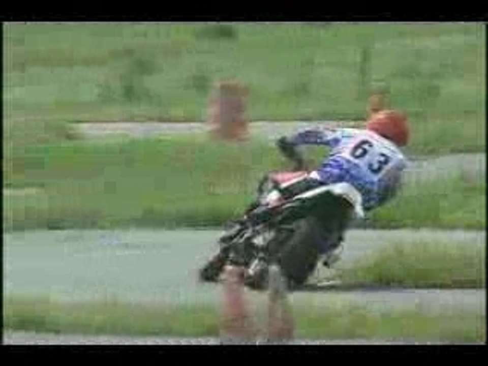 PILOTAGE MOTO EXTREME pilote vitesse ouf