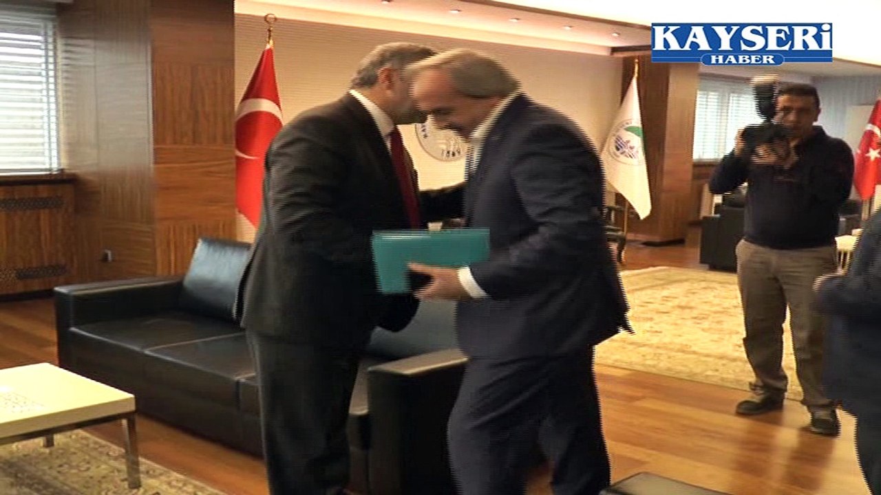 BÜYÜKŞEHİR'DEN ŞEHİTLER OKULUNA DESTEK