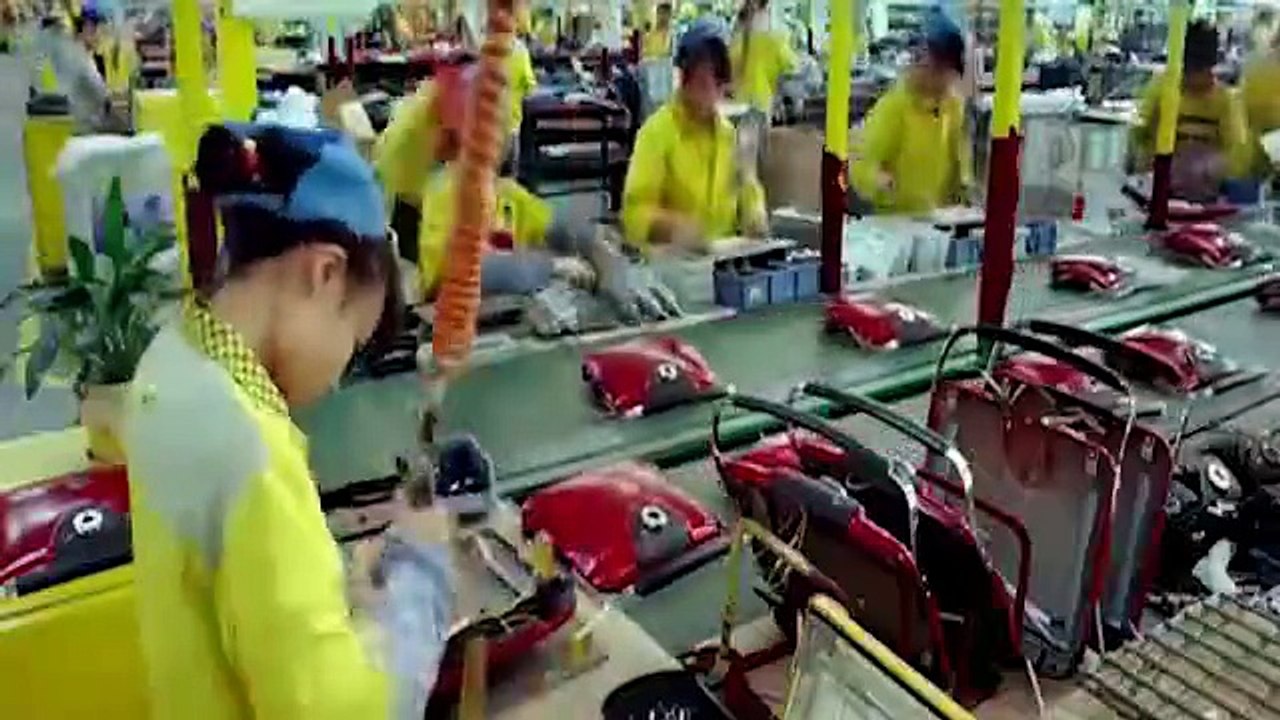 The factory life of workers in China ...
