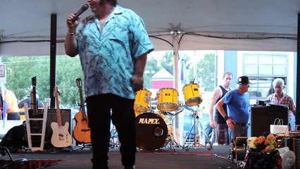 Allex Flores sings 'Love Me Tender' Elvis Week 2016