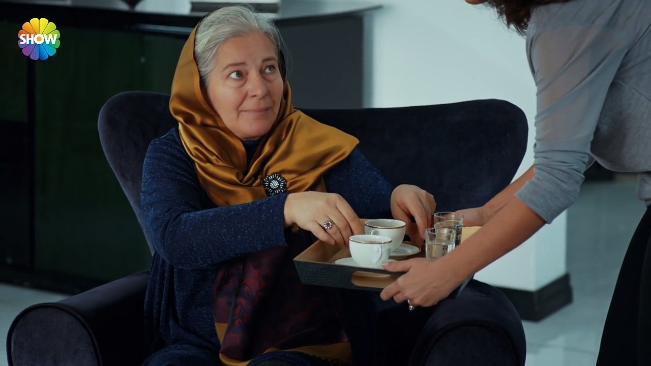 Aşk Laftan Anlamaz 26.Bölüm | Azime ve Deryanın dayanışması