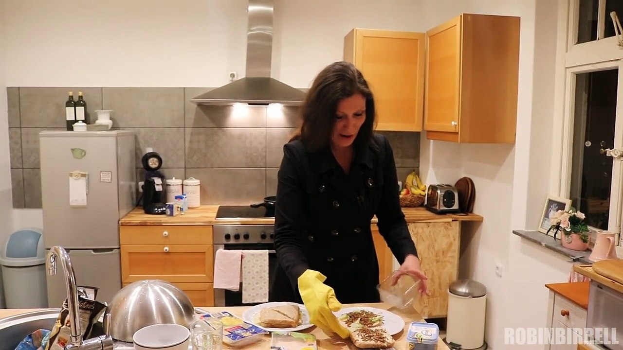 MEALWORMS IN SANDWICH PRANK ON VEGAN (MUM PRANKS SON)