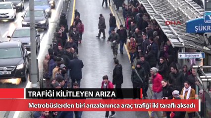 Metrobüs trafiğini kilitleyen arıza