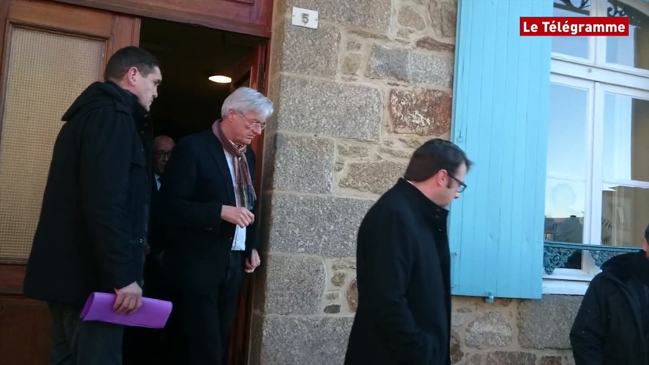 Valls giflé à Lamballe en Bretagne