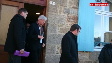 Valls giflé à Lamballe en Bretagne