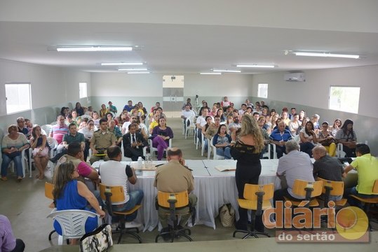 Prefeito de Cajazeiras reúne sociedade para traçar plano de combate ao mosquito Aedes Aegypti