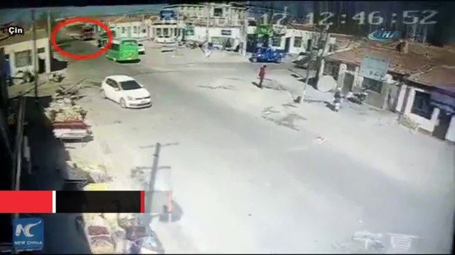 Freni boşalan kamyon dehşet saçtı: 4 ölü