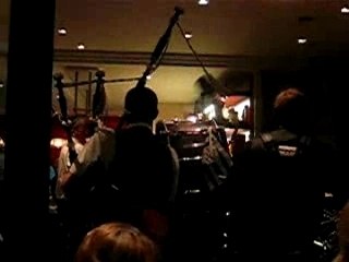 AMBIANCE ECOSSAISE PIPE-BAND PUB DE LORIENT FIL 2007