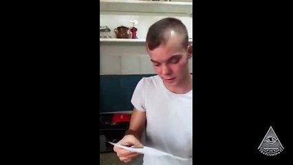 RAGAZZO DISSA BELLO FIGO