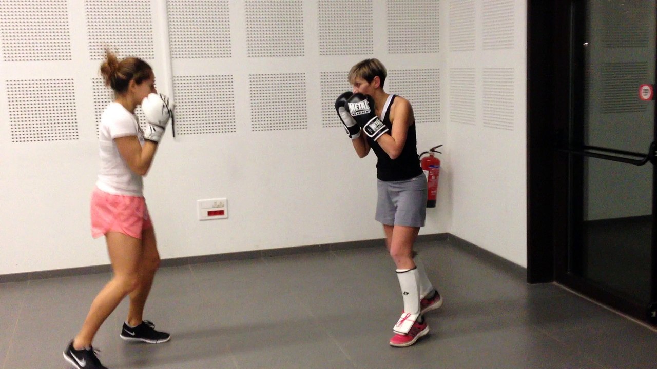 Kick boxing st sulpice femmes toucher pas être toucher