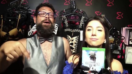 Une gameuse brésilienne relève un défi, jouer à une partie de Star Wars tout en se faisant faire ... une gâterie sous le bureau