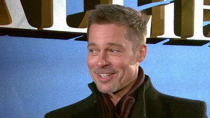 Brad Pitt feliz y sin su alianza estrena 'Aliados'