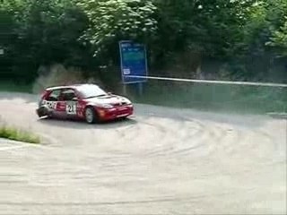 citroen saxo qui perd ses roues