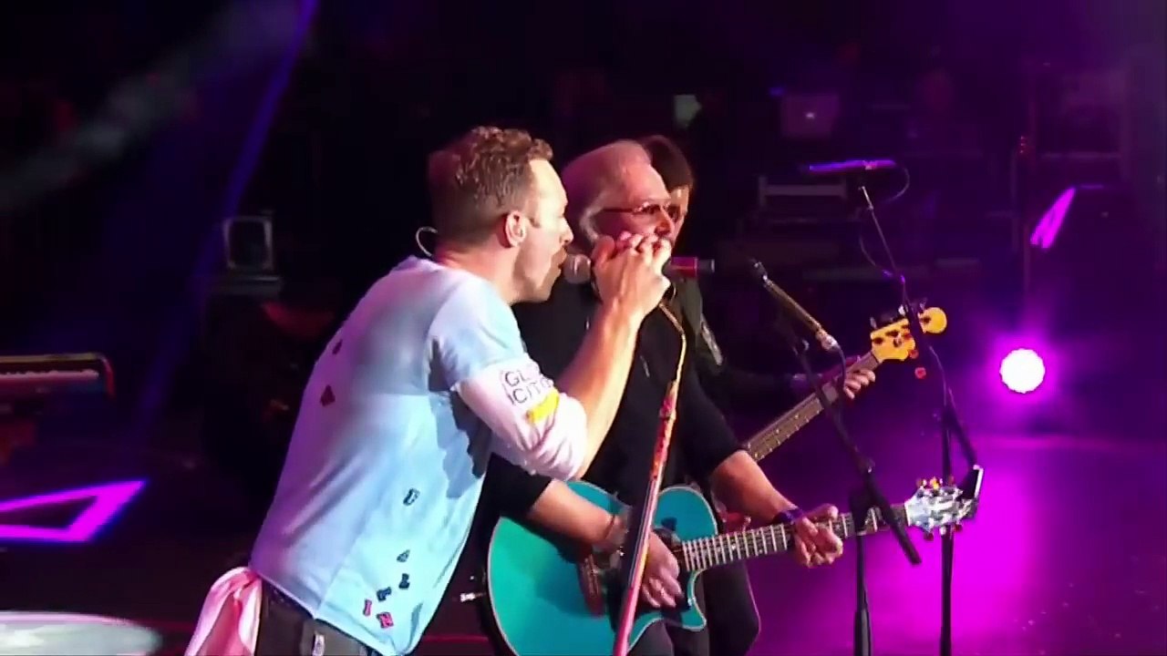 Coldplay & Barry Gibb - Stayin Alive - Glastonbury 26 Jun 2016
