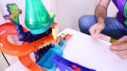 Frozen Elsa Big BUTT!  w/ Spiderman Maleficent Joker Toys IRL! Superhero Fun