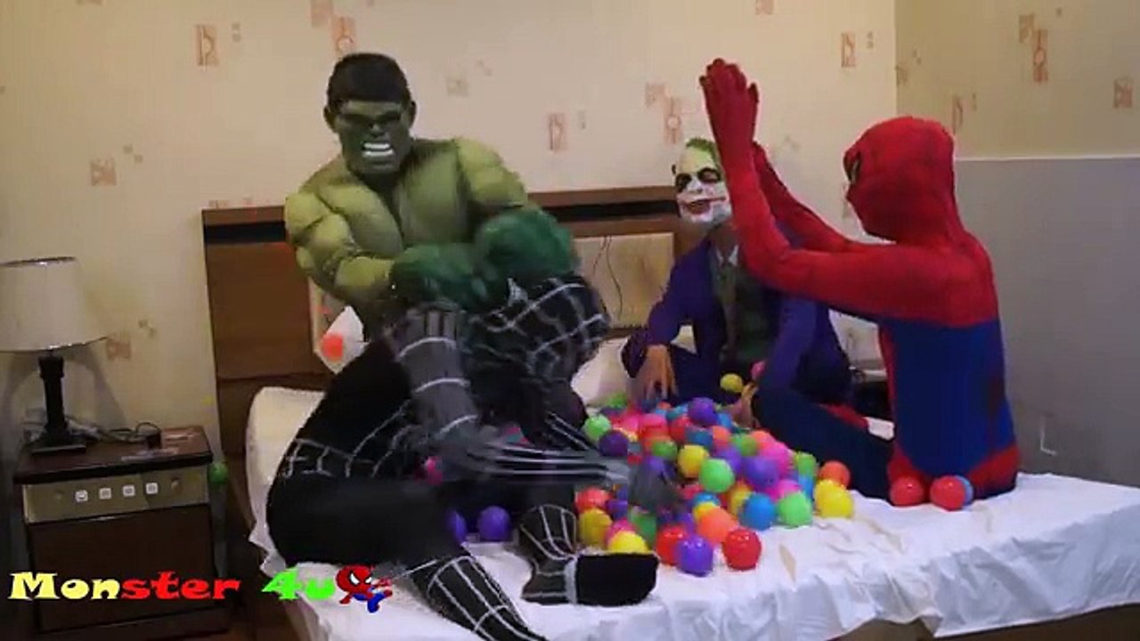 Joker in real life spiderman vs hulk,venom-color balls battle Monster4u (2)