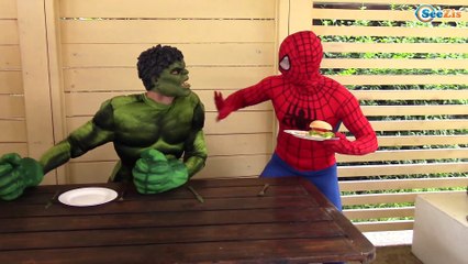 FROZEN ELSA vs UGLY QUEEN MALEFICENT w/ Spiderman Batman Hulk. Ep. 106