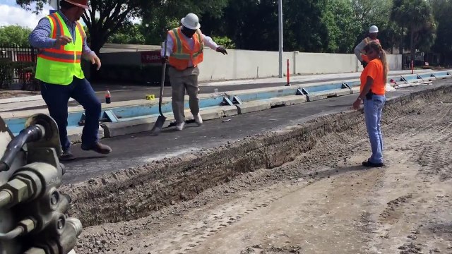 Compil de blagues avec des faux serpents tres réalistes