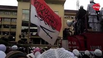 Bendera Merah Putih Bertulisan Arab Berkibar di Demo FPI