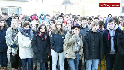 Carhaix. Les lycéens de Diwan manifestent pour passer le bac en breton (Le Télégramme)