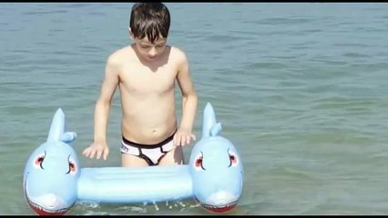 Learn SWIMMING With Dolphin Balloon - Kids Playing toddlers Learn videos Bad Baby
